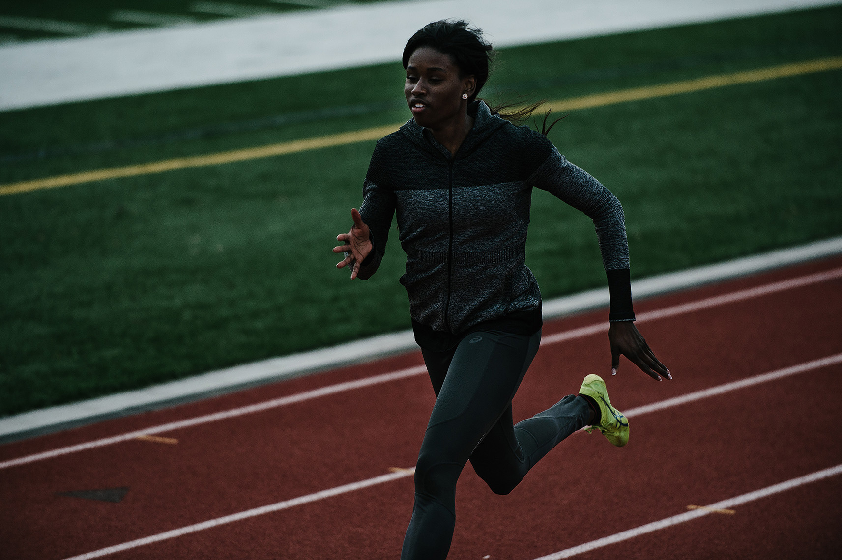 {keywor d} asics athlete